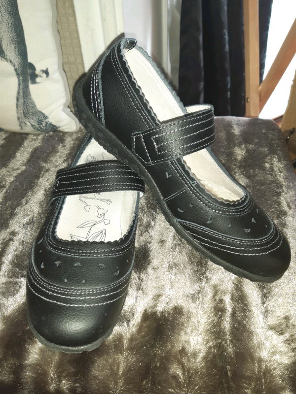 nature's own wide fit shoes